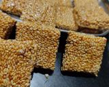 A picture of step 5 of Til chikki.