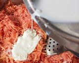 गाजर हलवा (gajar halwa recipe in marathi) रेसिपी स्टेप 2 फोटो 
