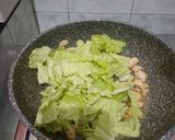 Foto langkah ke 4 dari resep Mie Instan Goreng Rendah Kalori, Tinggi Protein (Telur + Dada Ayam 100gr).