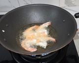 Foto langkah ke 1 dari resep Udang Abon Telur (Butter Prawns with Egg Floss).