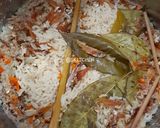 Foto langkah ke 3 dari resep Nasi Liwet Teri Pedas Rice Cooker.