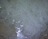 Foto langkah ke 1 dari resep Bihun kuah kecap.