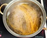 Foto del paso 1 de la receta: Nidos de calabacín, portobello y langostinos