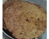 A picture of step 7 of Jowar-Bajri Thalipeeth.
