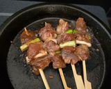Foto langkah ke 5 dari resep Yakitori Ayam Daun Bawang.