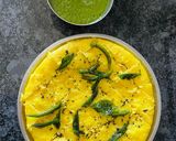 A picture of step 8 of Khaman Dhokla💛💛.