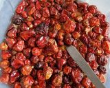 A picture of step 1 of لال چٹنی.