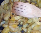 A picture of step 3 of Potato and beef parties.