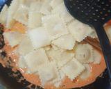 Foto del paso 4 de la receta: Ravioles con Salsa Rosa tuneada