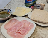 Foto del paso 1 de la receta: Enrollados de pesto y salchichas al horno