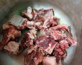 Foto langkah ke 1 dari resep Sop Tulang Iga.