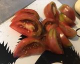 Une image de l'étape 3 de Salade de tomates bicolores et carottes râpées aux aromates de la mer.