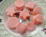 A picture of step 2 of Alawar madara (milk sweet).