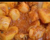 A picture of step 3 of Chicken Aloo Curry.