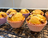 Foto del paso 12 de la receta: Muffins de mantequilla con trocitos de chocolate con leche