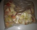 Gyors nyári gyümölcsleves fagyasztott gyümölcsből recept fázis 1 fotója