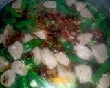 Foto langkah ke 4 dari resep Sop Ayam Bakso favorit anak-anak.