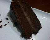 Foto langkah ke 5 dari resep Double Chocolate Layer Cake.