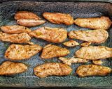 Zöldséges-mazsolás csirkemell recept fázis 2 fotója