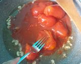 Paradicsomos tészta (arrabbiata penne) recept fázis 2 fotója