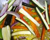 Foto del paso 3 de la receta: Spaguetini con langostinos en salsa de curry