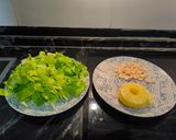Foto del paso 1 de la receta: Cóctel de gambas (con salsa rosa)