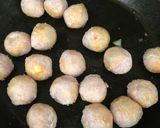 Foto del paso 4 de la receta: Albóndigas en salsa con patatas