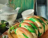 A picture of step 18 of Green & White Swirl Bread.