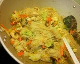 Foto langkah ke 4 dari resep Bihun goreng Labu kuning.
