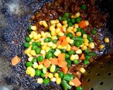 Foto langkah ke 2 dari resep Nasgor Kambing (bumbu kari instant).