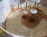 Foto langkah ke 3 dari resep Bolu Energen Coklat tabur keju.