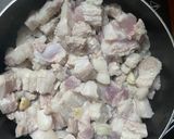 รูปขั้นตอนการทำที่ 3 ของ หมูผัดเค็ม