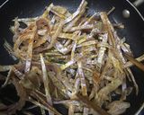 Hình bước làm 2 của món Khô mực chiên sate