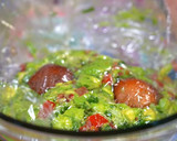 Foto del paso 4 de la receta: Guacamole Tradicional Mexa