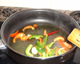 Foto del paso 2 de la receta: Rape con marisco en salsa
