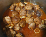 Foto del paso 4 de la receta: Albóndigas con tomate y calamar