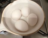 A picture of step 2 of Economizing Boiled Egg.