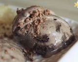 A picture of step 5 of Chocolate Rolls With Cookie And Cream Ice Cream.