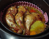 Foto del paso 5 de la receta: Muslos de pollo con patatas y tomate