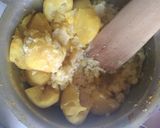 A picture of step 4 of Potato Balls.