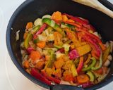 Foto del paso 4 de la receta: Carrilleras de ternera en salsa de nueces y curry