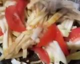 Foto langkah ke 3 dari resep Som Tum Mamuang (Thai Green Mango Salad).