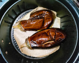 Foto del paso 1 de la receta: Ensalada de berenjena asada con tomates secos y nueces