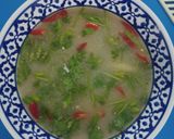 รูปขั้นตอนการทำที่ 5 ของ ต้มยำกุ้งน้ำใส ไม่ใส่พริก เมนูเด็ก