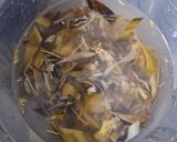 Foto langkah ke 2 dari resep Tumis Jantung Pisang Teri.