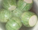 Foto del paso 1 de la receta: Calabacitas capeadas y rellenas