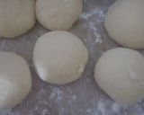 A picture of step 4 of Sweet bun called qatlama.