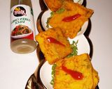 A picture of step 4 of Bread suji pakoda - new style.