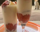 A picture of step 3 of Strawberry smothie.
