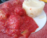 Foto del paso 16 de la receta: Albóndigas con puré de patatas y salsa de tomate con refrito